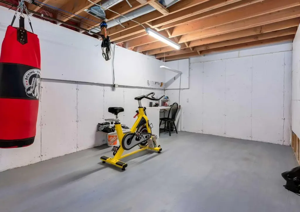 7172 Coach Hill Road SW Calgary AB T3H 1C8