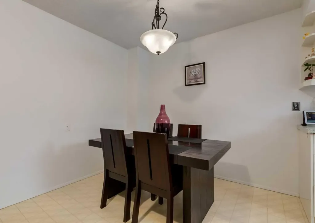 7172 Coach Hill Road SW Calgary AB T3H 1C8