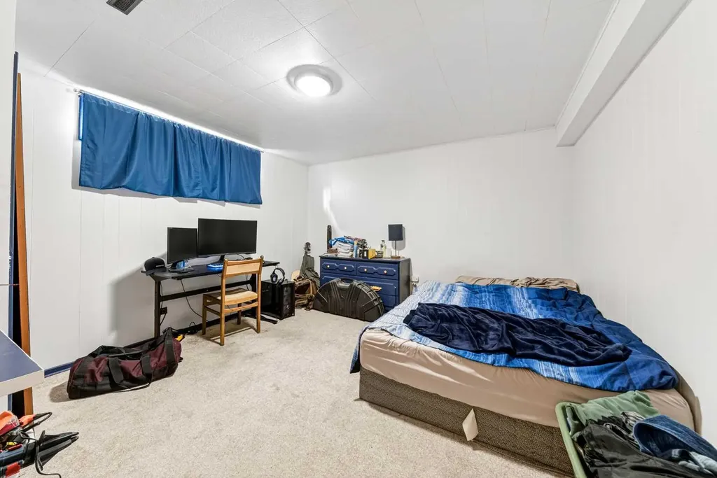 1813 123 Street Blairmore AB T0K0E0
