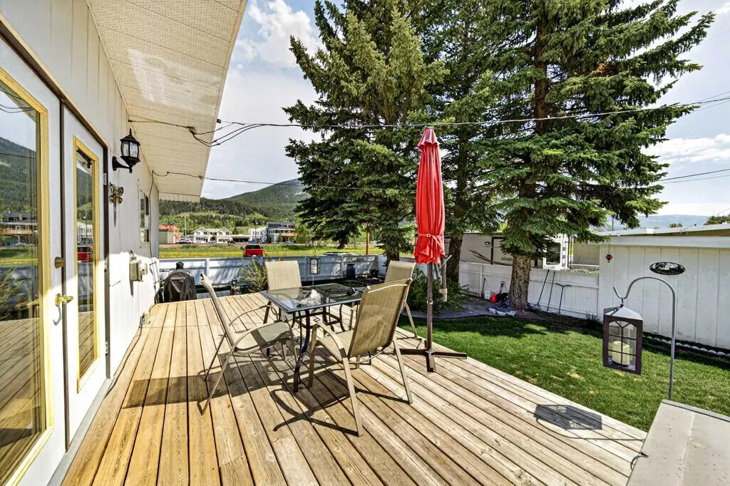 1813 123 Street Blairmore AB T0K0E0