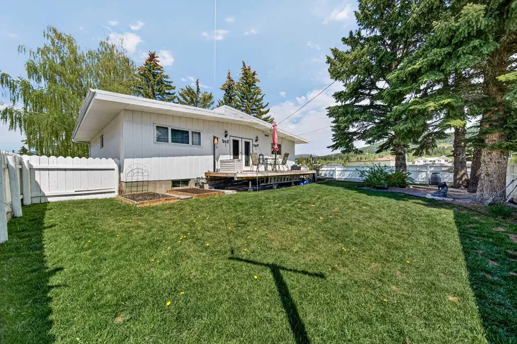 1813 123 Street Blairmore AB T0K0E0