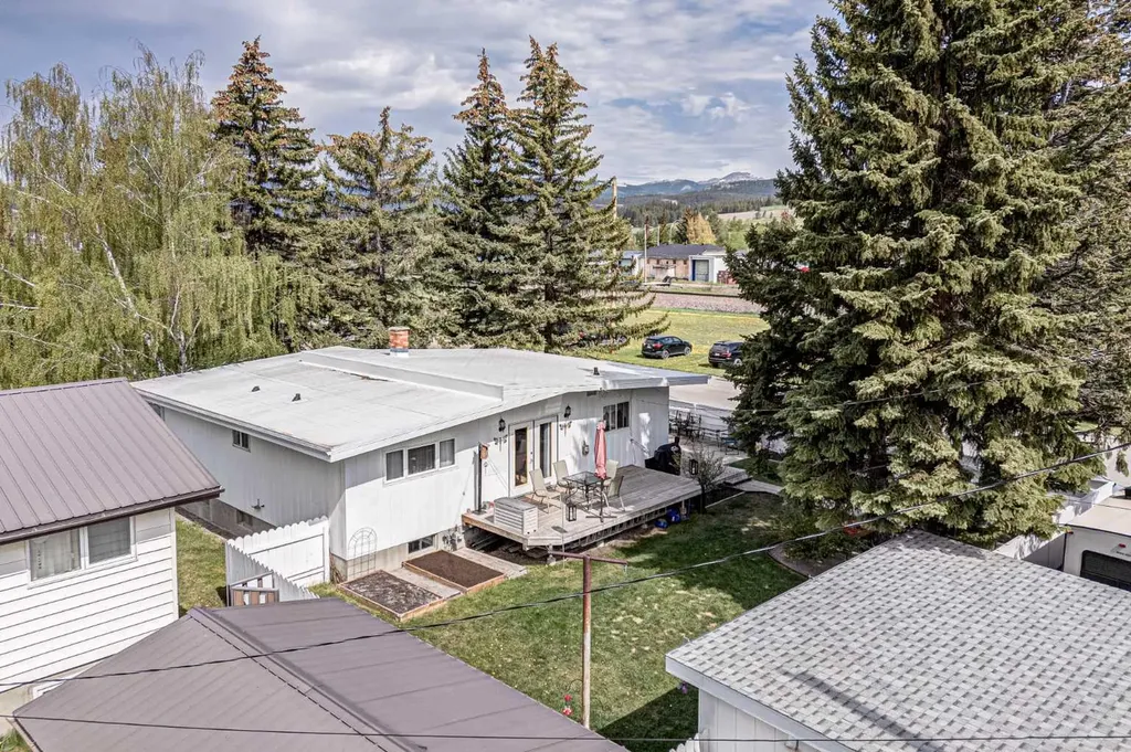 1813 123 Street Blairmore AB T0K0E0