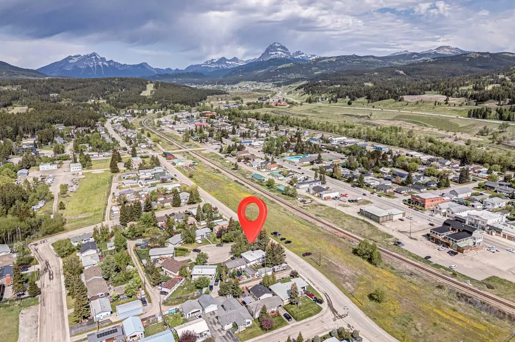 1813 123 Street Blairmore AB T0K0E0