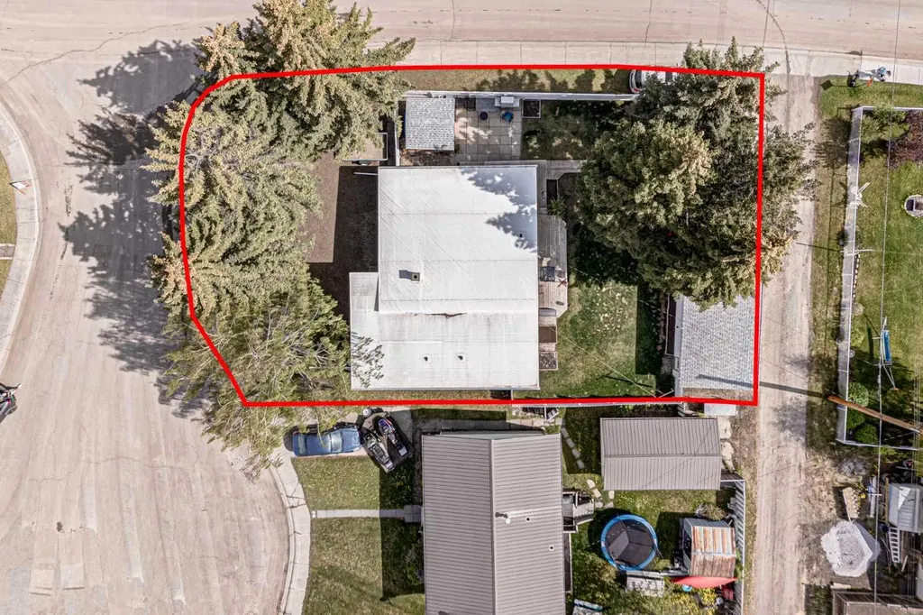 1813 123 Street Blairmore AB T0K0E0