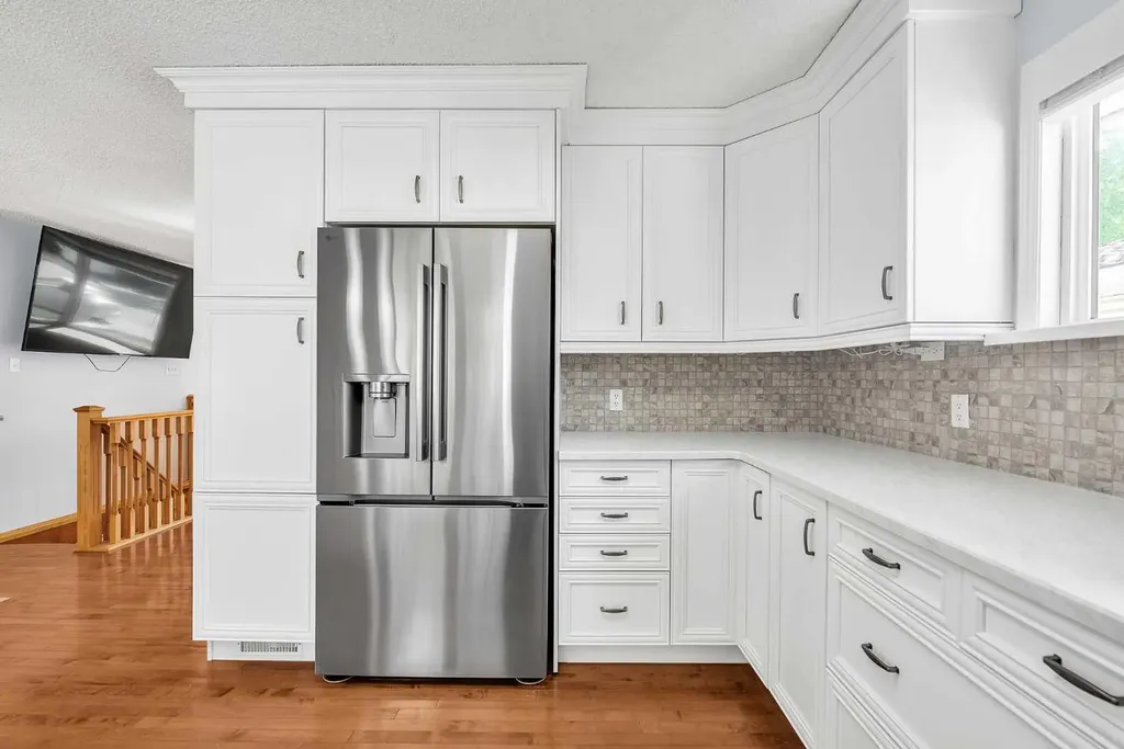 7127 18 Street SE Calgary AB T2C 1K2