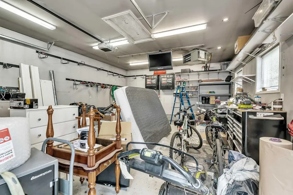 7127 18 Street SE Calgary AB T2C 1K2