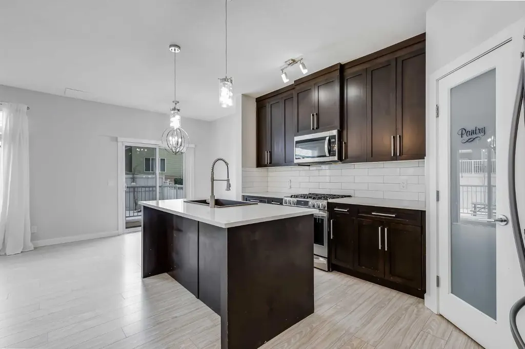 503 Bayview Way SW Airdrie AB T4B 5C7