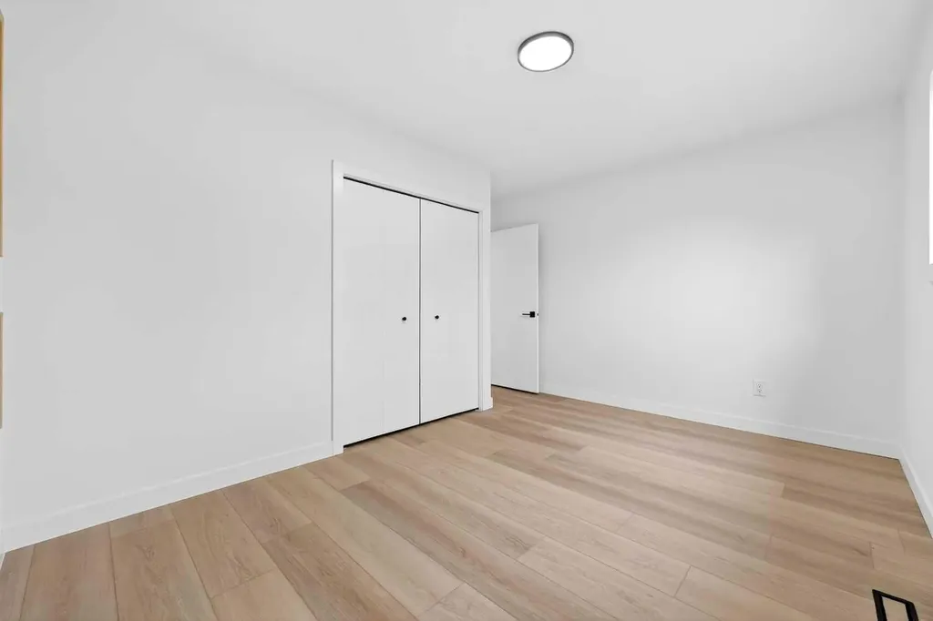 5423 Madigan Drive NE Calgary AB T2A 5T5