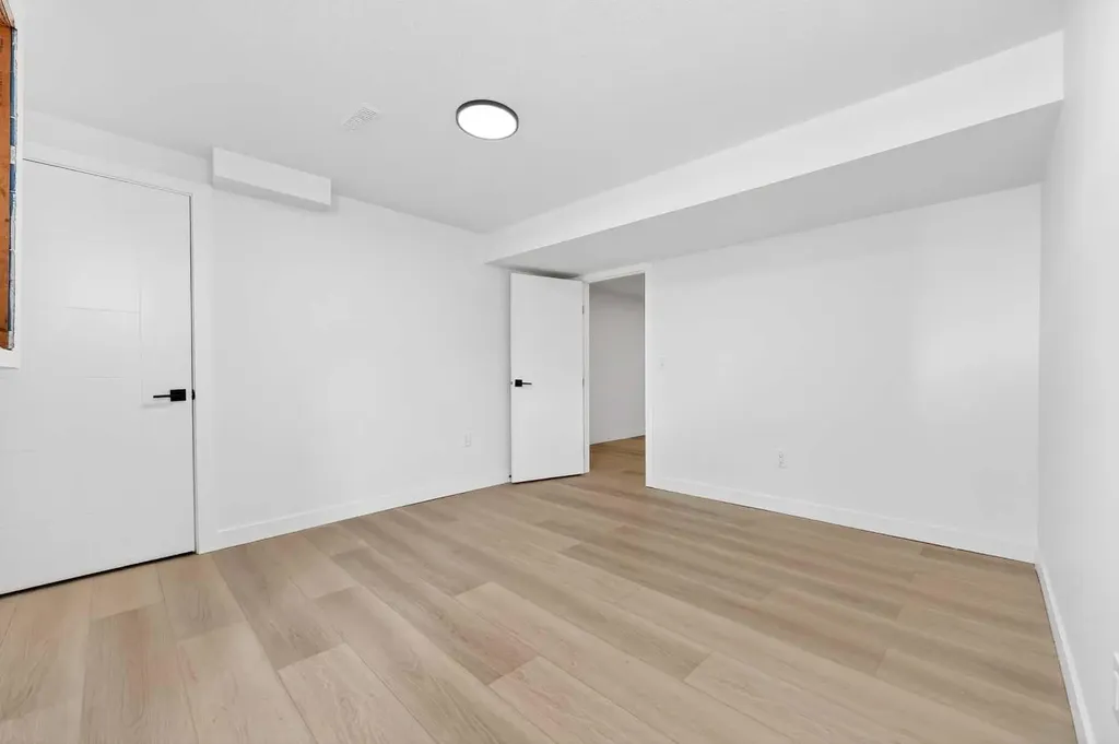 5423 Madigan Drive NE Calgary AB T2A 5T5