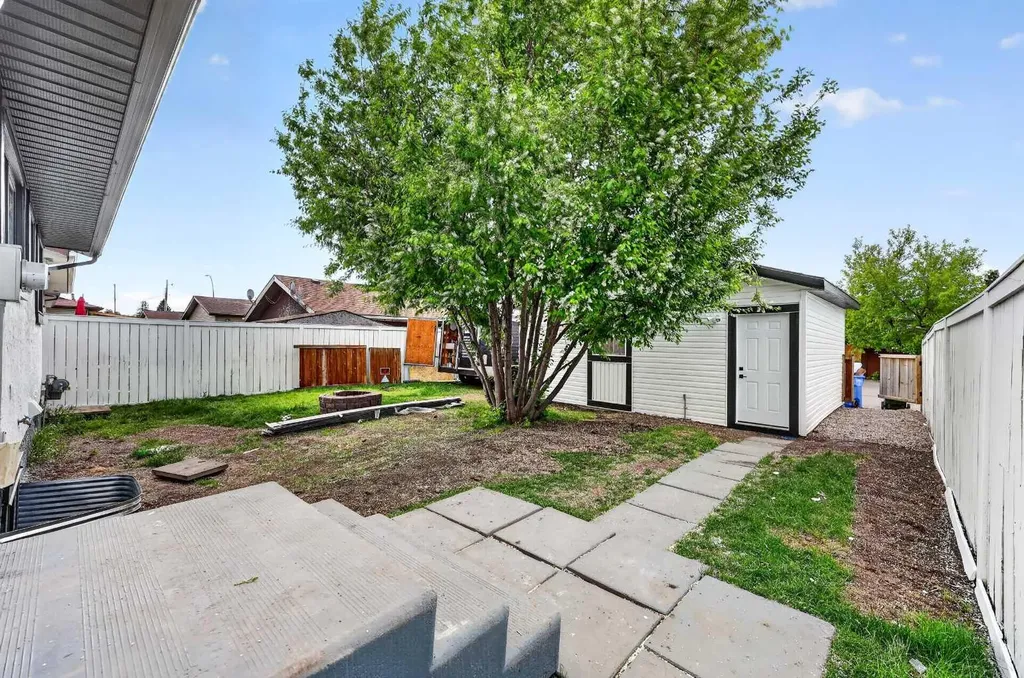 5423 Madigan Drive NE Calgary AB T2A 5T5