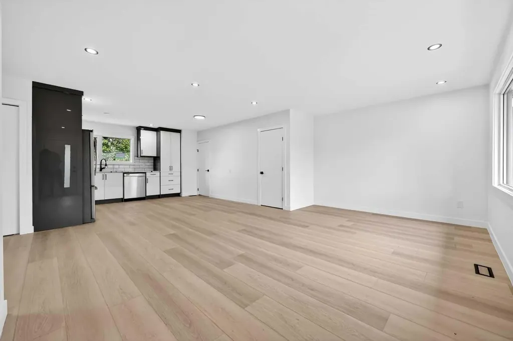 5423 Madigan Drive NE Calgary AB T2A 5T5