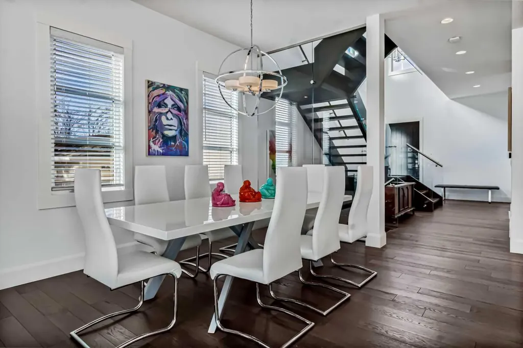 405 29 Avenue NE Calgary AB T2E 2C5