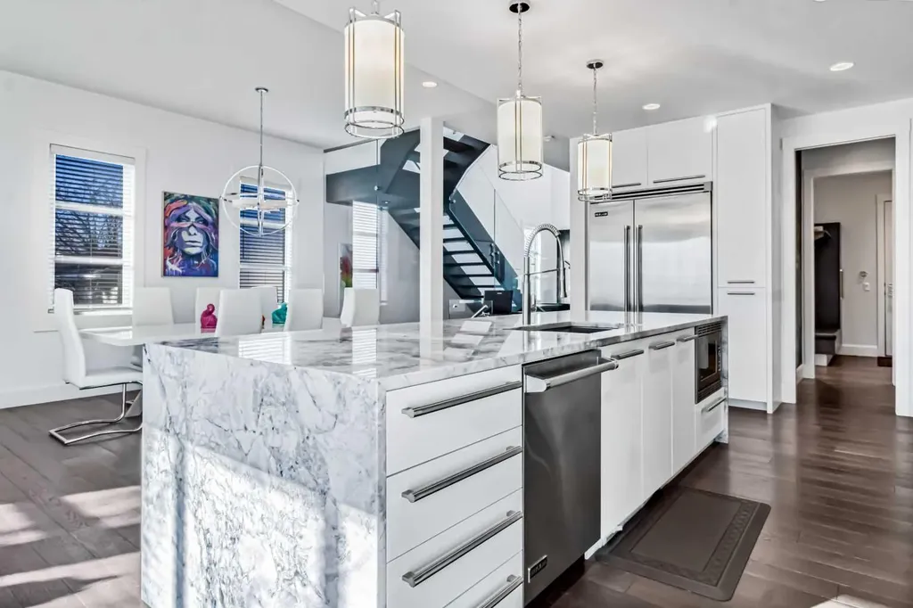 405 29 Avenue NE Calgary AB T2E 2C5