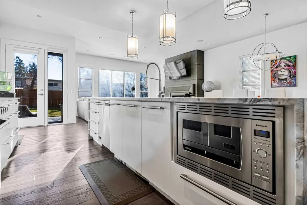 405 29 Avenue NE Calgary AB T2E 2C5