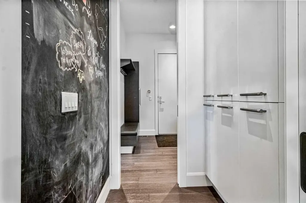 405 29 Avenue NE Calgary AB T2E 2C5