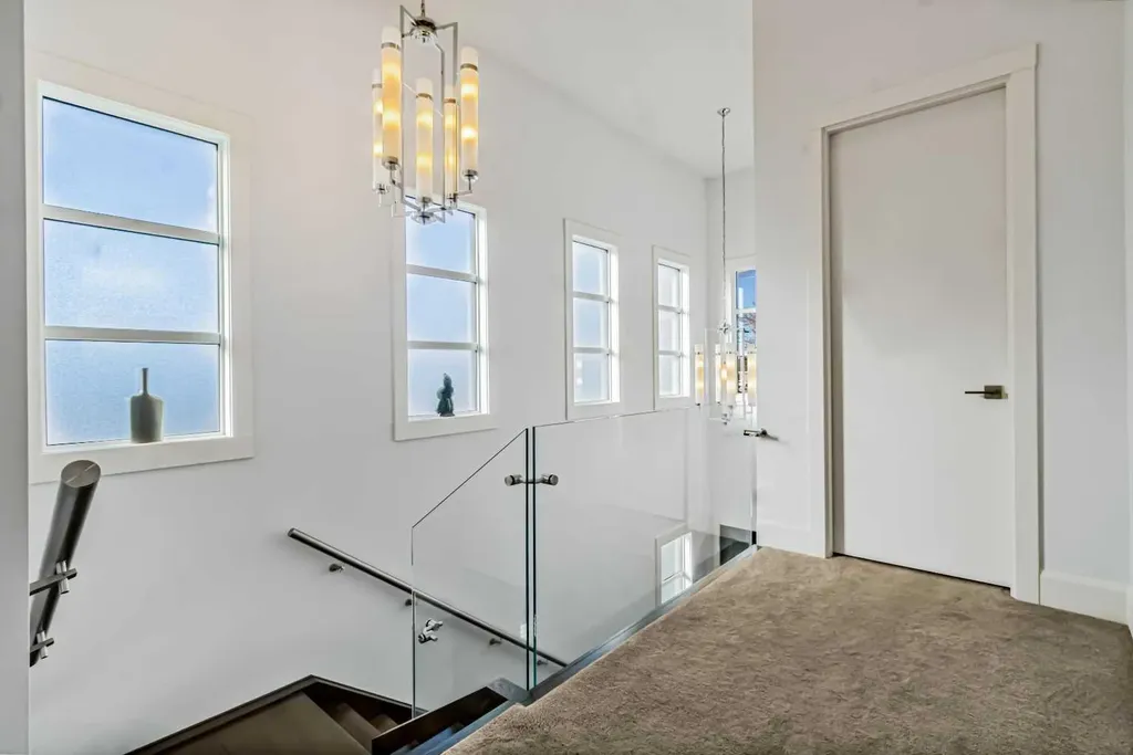 405 29 Avenue NE Calgary AB T2E 2C5