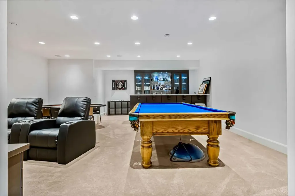 405 29 Avenue NE Calgary AB T2E 2C5