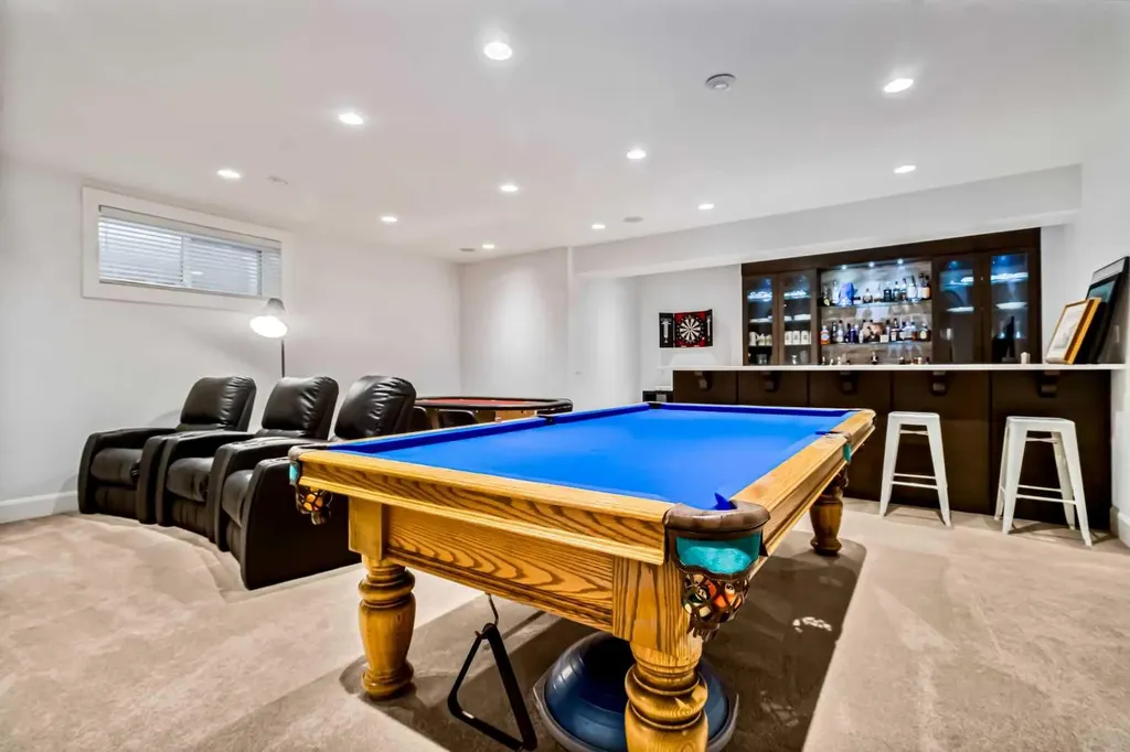 405 29 Avenue NE Calgary AB T2E 2C5