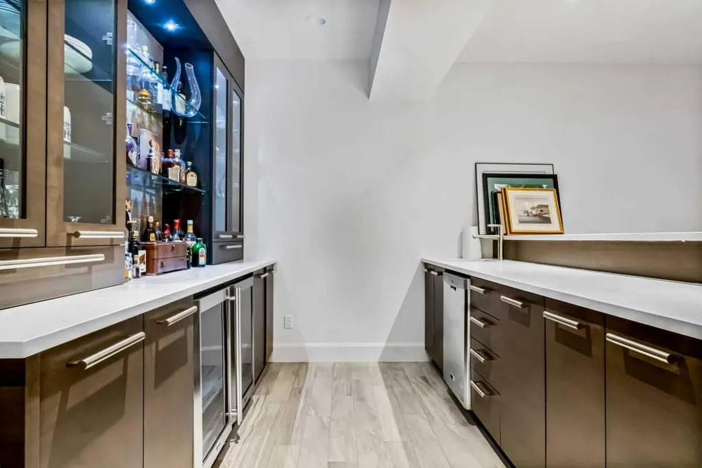 405 29 Avenue NE Calgary AB T2E 2C5