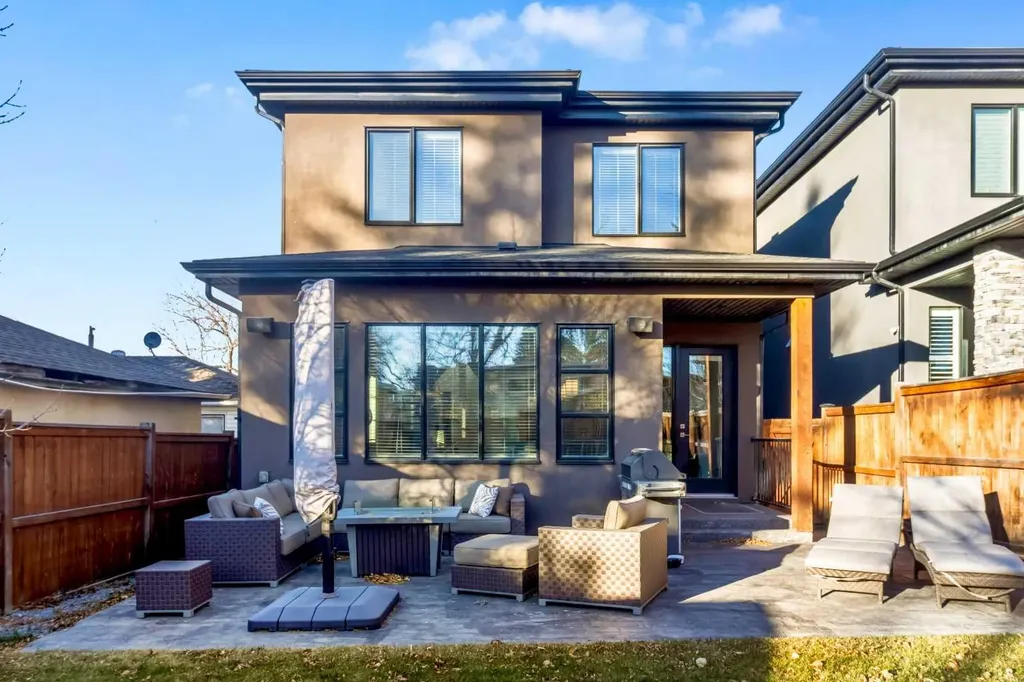 405 29 Avenue NE Calgary AB T2E 2C5