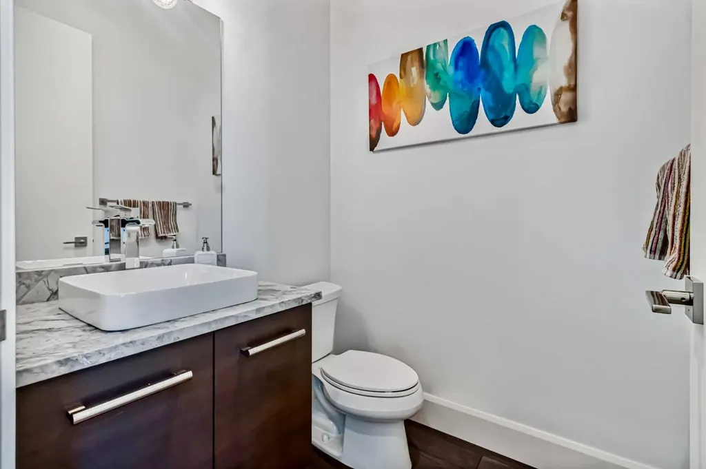 405 29 Avenue NE Calgary AB T2E 2C5