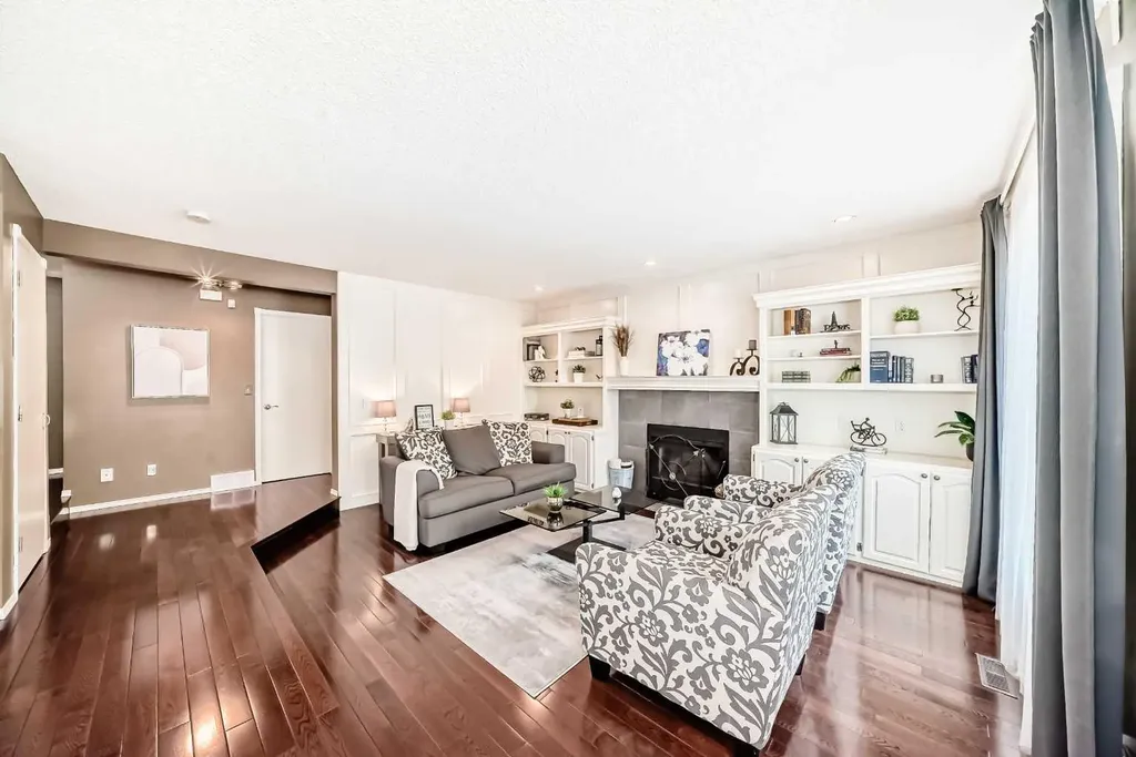 116 Shawnee Way SW Calgary AB T2Y2V3