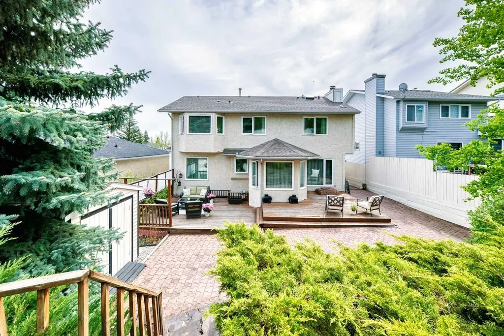 116 Shawnee Way SW Calgary AB T2Y2V3