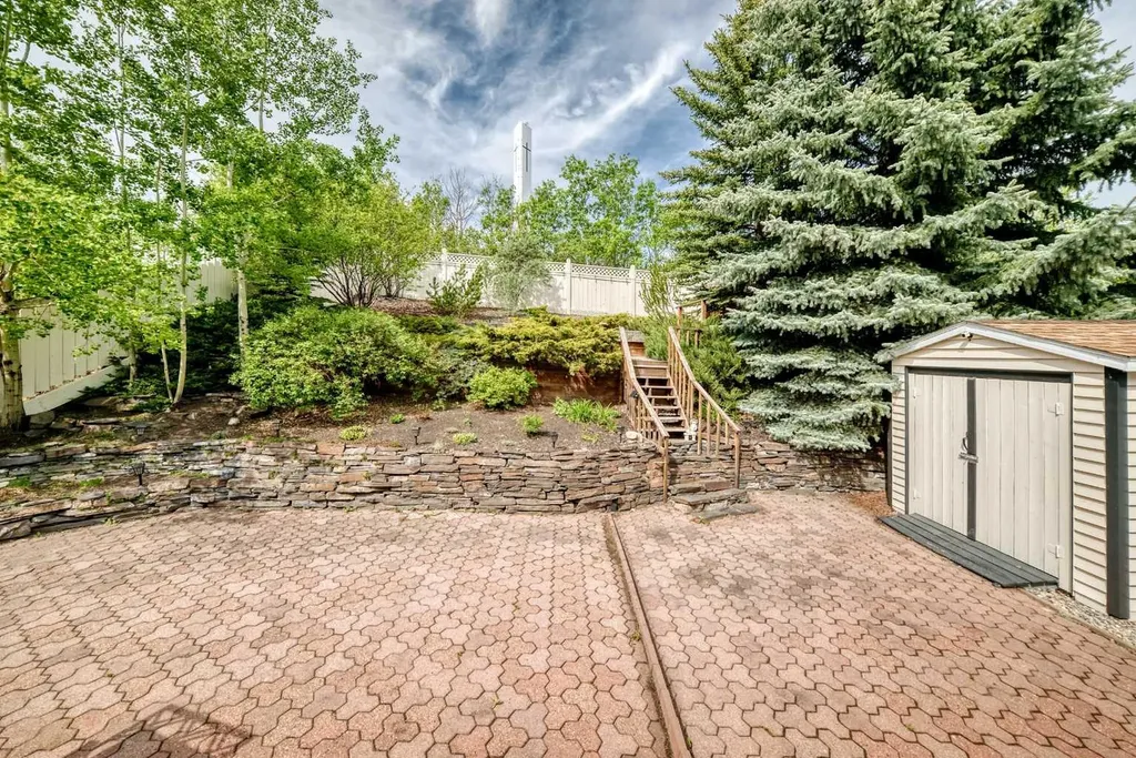 116 Shawnee Way SW Calgary AB T2Y2V3