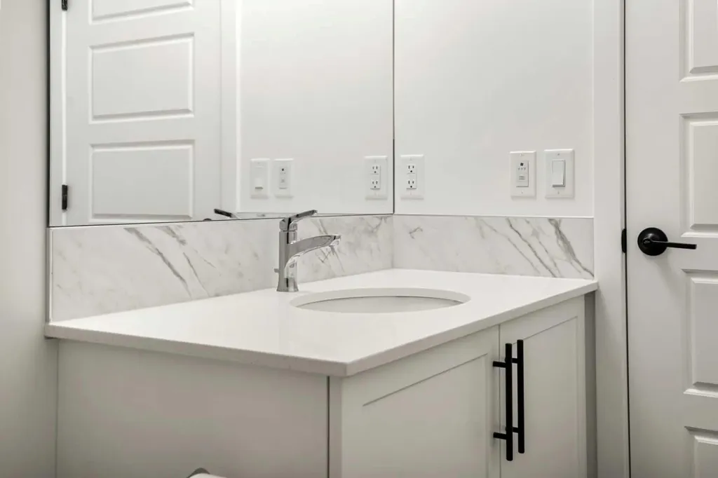 218 Aquila Way NW Calgary AB T3R 1Z8