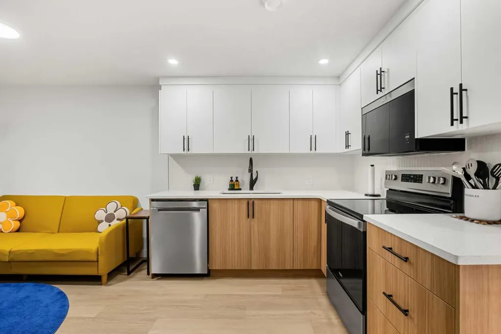 218 Aquila Way NW Calgary AB T3R 1Z8