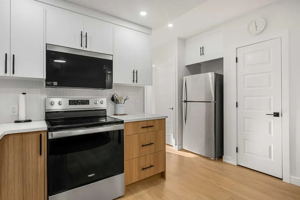 218 Aquila Way NW Calgary AB T3R 1Z8