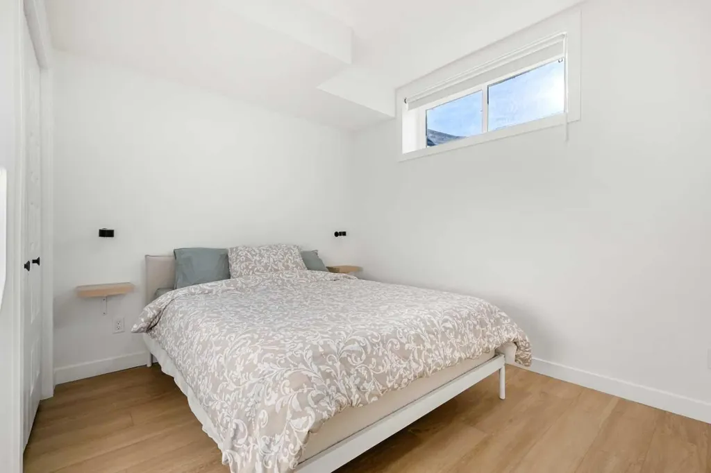 218 Aquila Way NW Calgary AB T3R 1Z8
