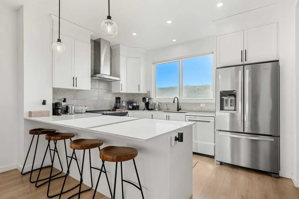 218 Aquila Way NW Calgary AB T3R 1Z8
