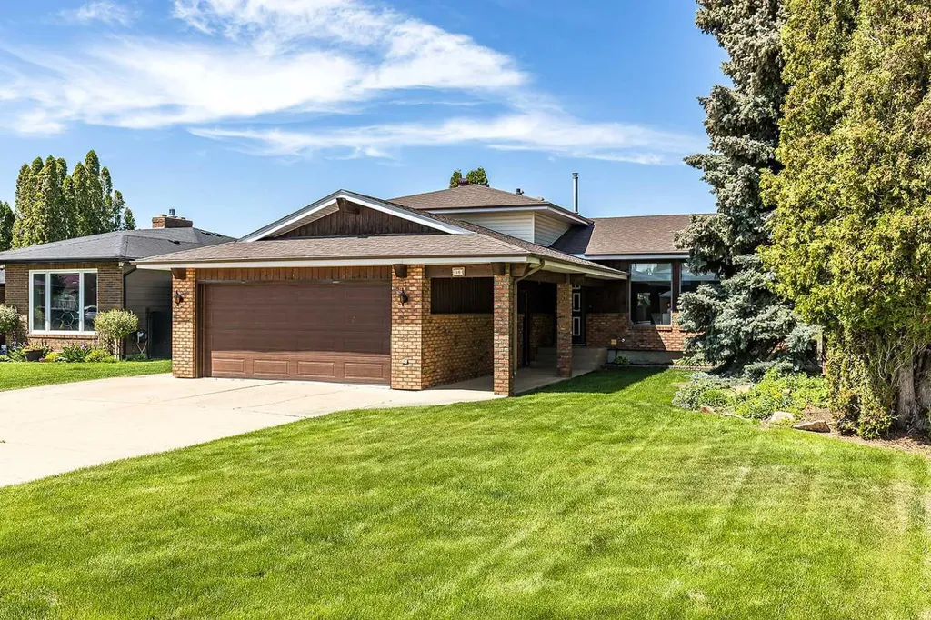 16 East Glen Crescent SE Medicine Hat AB T1B 2Y6