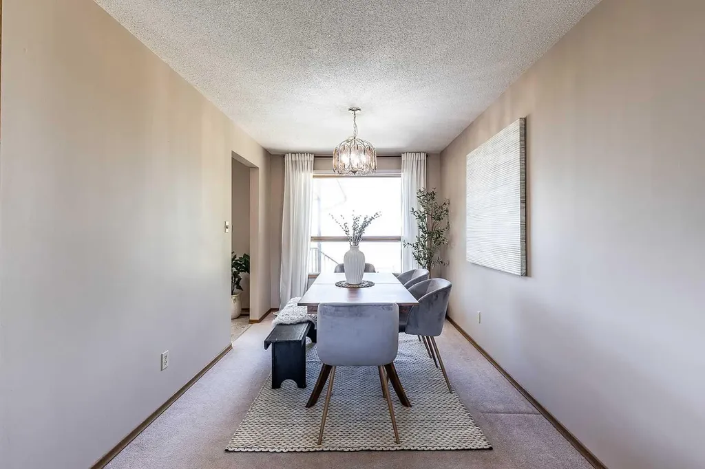 16 East Glen Crescent SE Medicine Hat AB T1B 2Y6