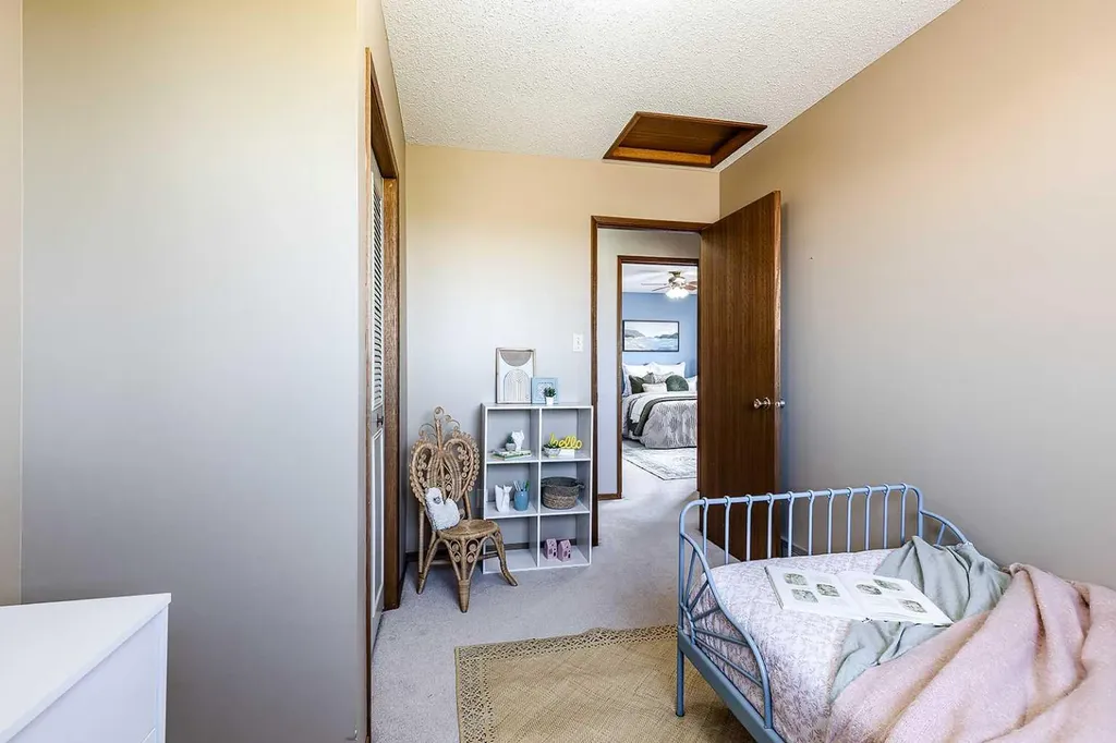 16 East Glen Crescent SE Medicine Hat AB T1B 2Y6