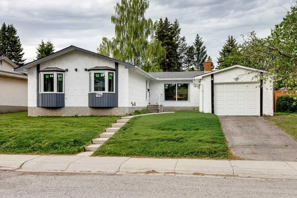 3394 Breton Close NW Calgary AB T2L 1X4