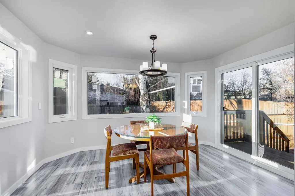 3394 Breton Close NW Calgary AB T2L 1X4