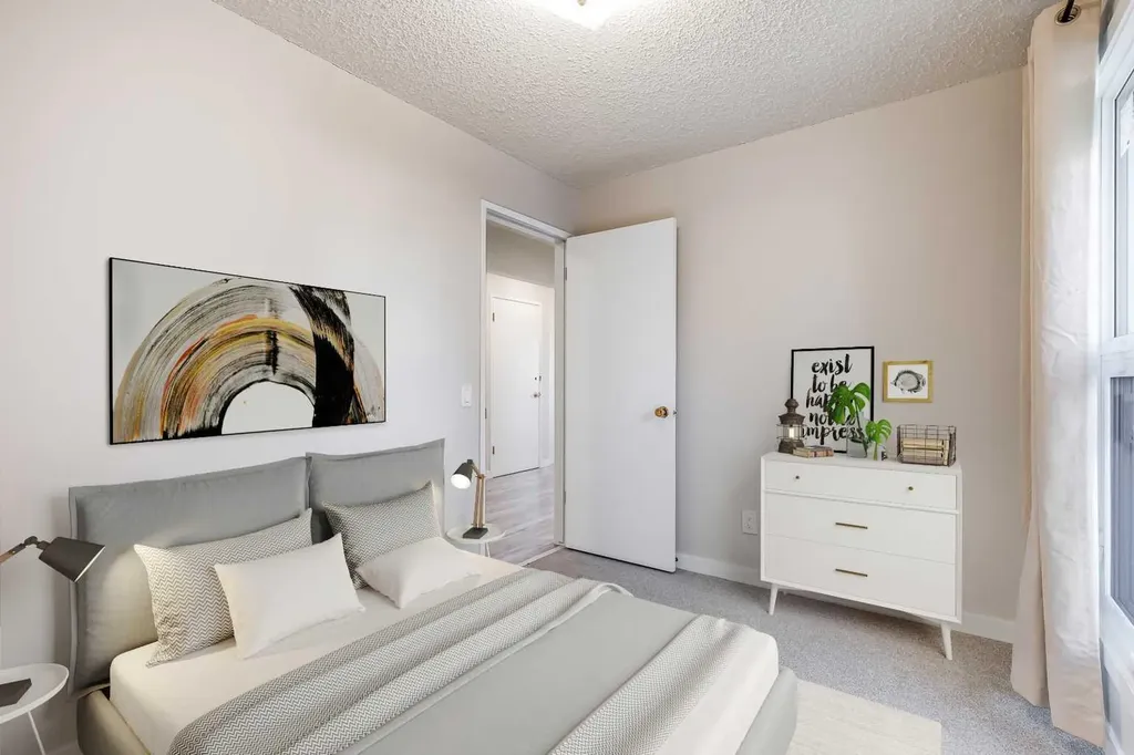 3394 Breton Close NW Calgary AB T2L 1X4