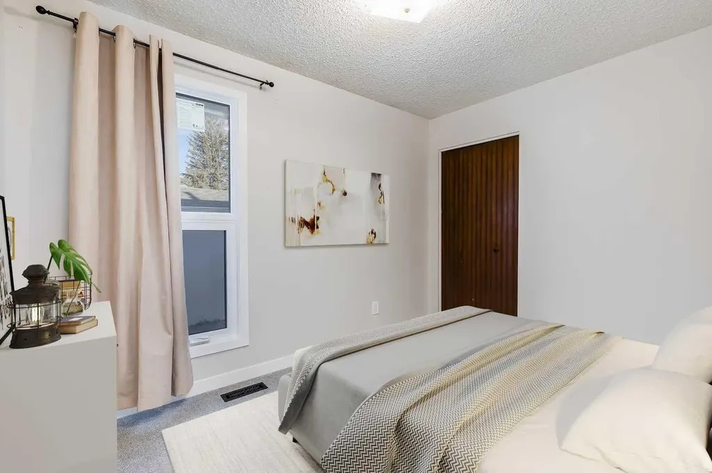 3394 Breton Close NW Calgary AB T2L 1X4