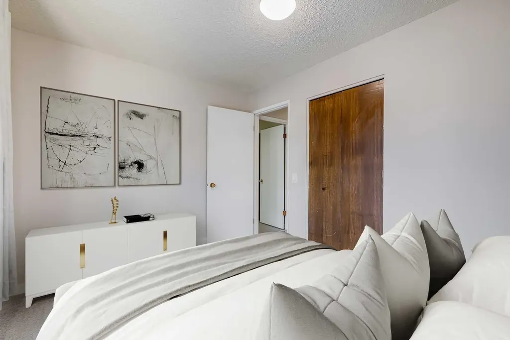3394 Breton Close NW Calgary AB T2L 1X4