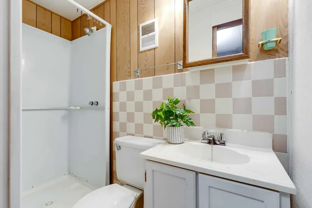 3394 Breton Close NW Calgary AB T2L 1X4