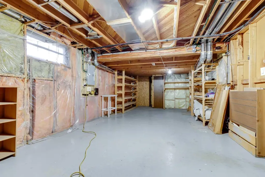3394 Breton Close NW Calgary AB T2L 1X4