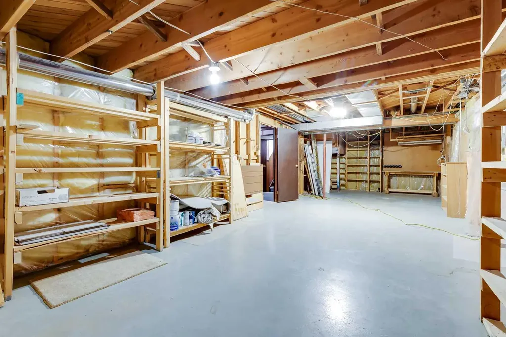3394 Breton Close NW Calgary AB T2L 1X4