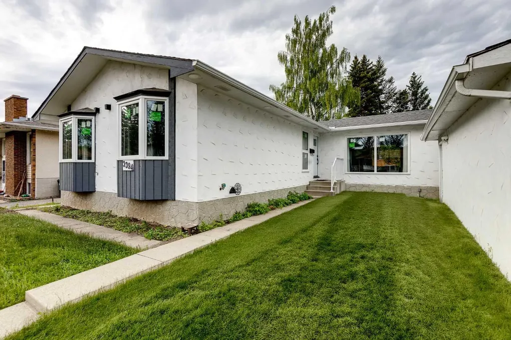 3394 Breton Close NW Calgary AB T2L 1X4
