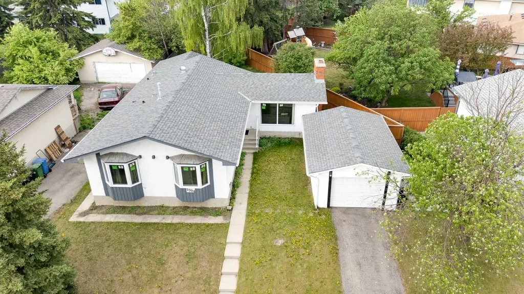 3394 Breton Close NW Calgary AB T2L 1X4