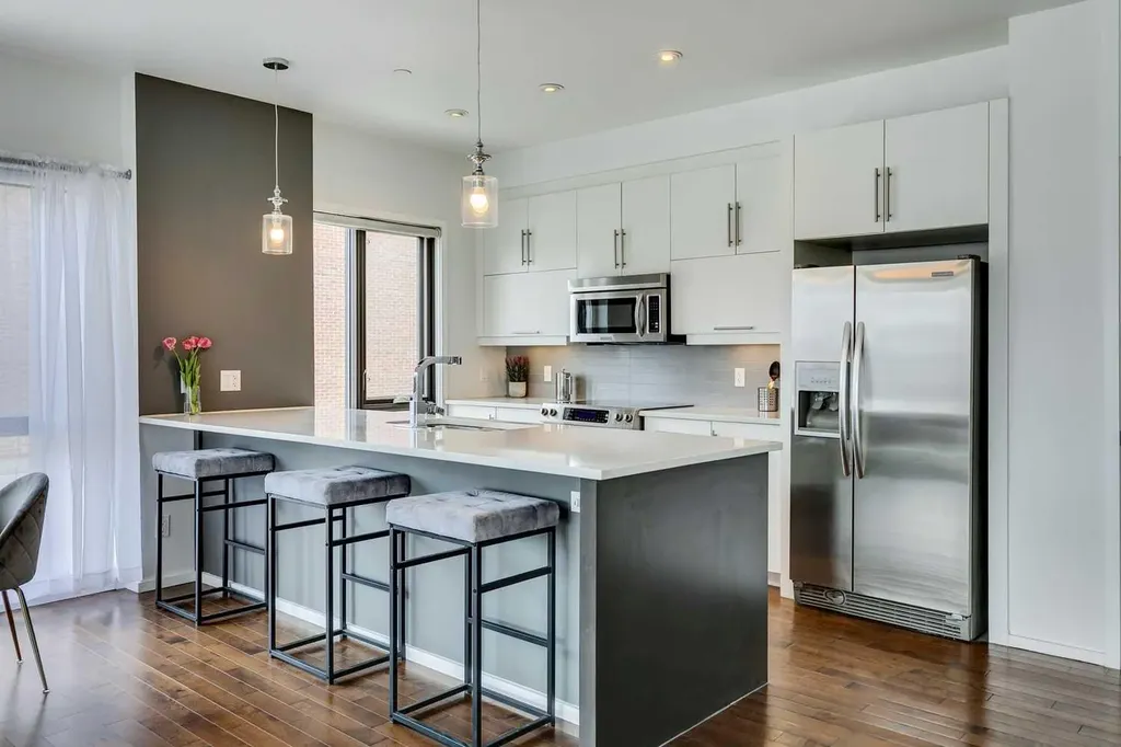 414 Meredith Road NE Calgary AB T2E5A6