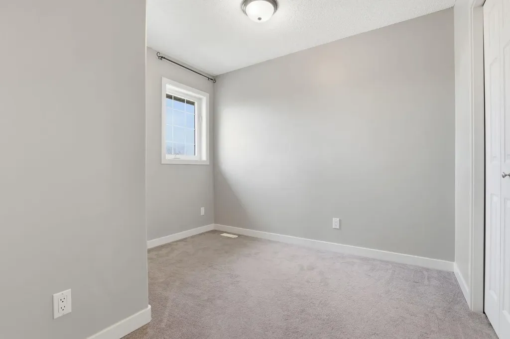 1702 Riverside Drive NW High River AB T1V1W9