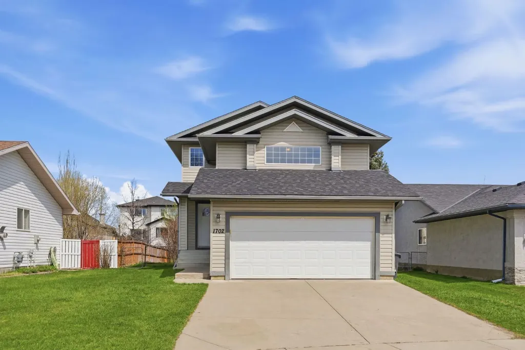 1702 Riverside Drive NW High River AB T1V1W9