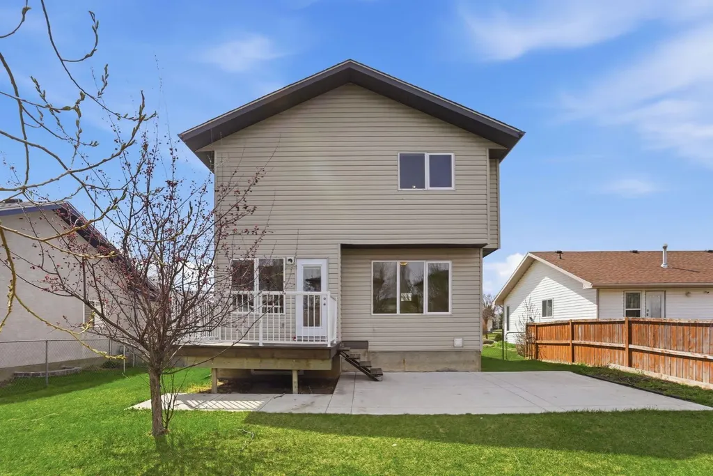 1702 Riverside Drive NW High River AB T1V1W9